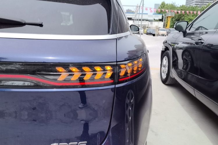 Used VOYAH FREE 2021 Four-Wheel Drive Standard All-Electric Exclusive Luxury Package
