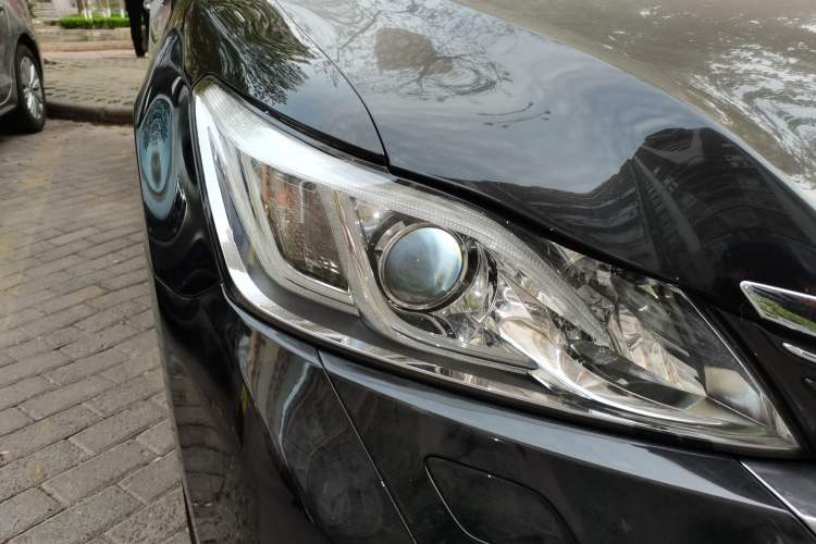 Used Toyota Crown 2015 2.0T Luxury Edition Right Front Headlight