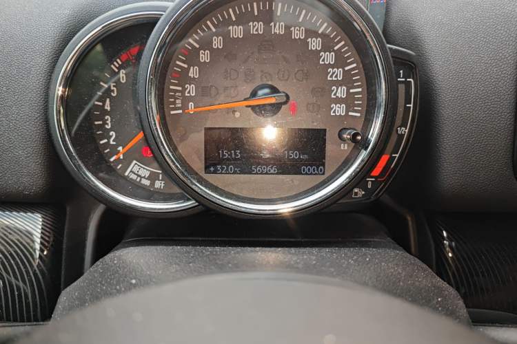 Used MINI Countryman 2017 1.5T COOPER Explorer Odometer Close Up