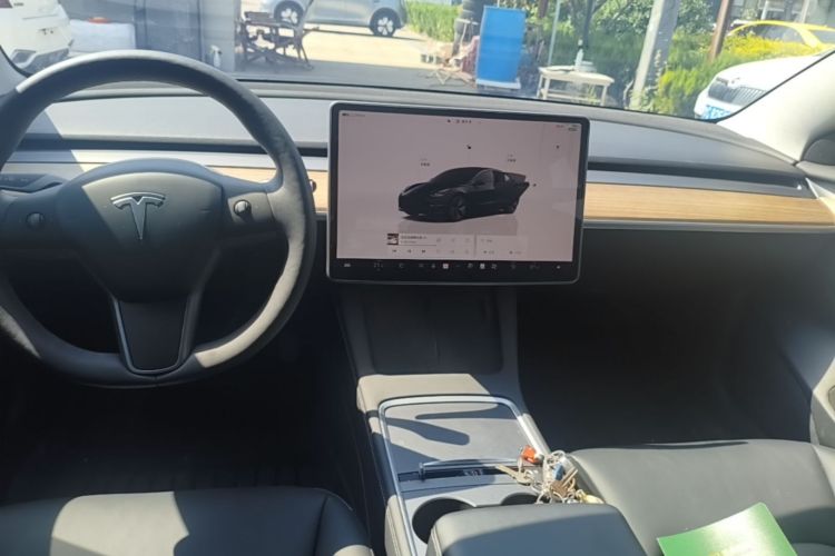 Used Tesla Model 3 2023 Rear-Wheel-Drive Version

