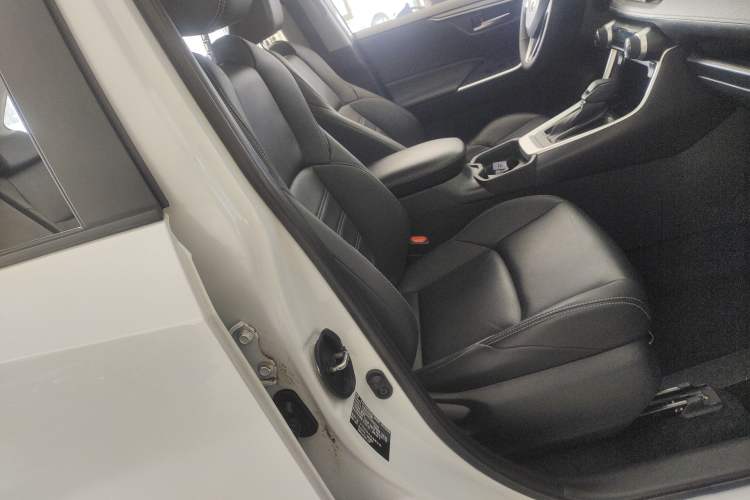 Used Toyota Wildlander 2020 2.0L CVT 4x4 Luxury Edition
