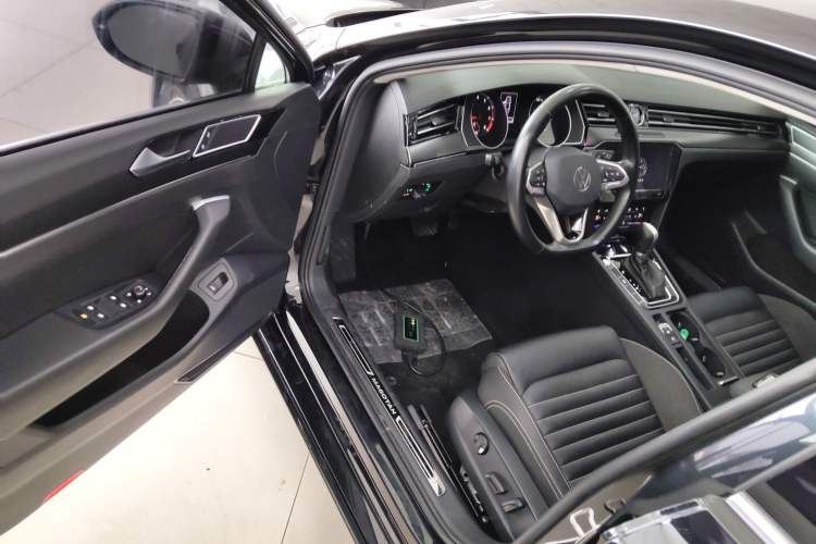 Used Volkswagen Magotan 2020 330TSI DSG Luxury Edition Driver Seat