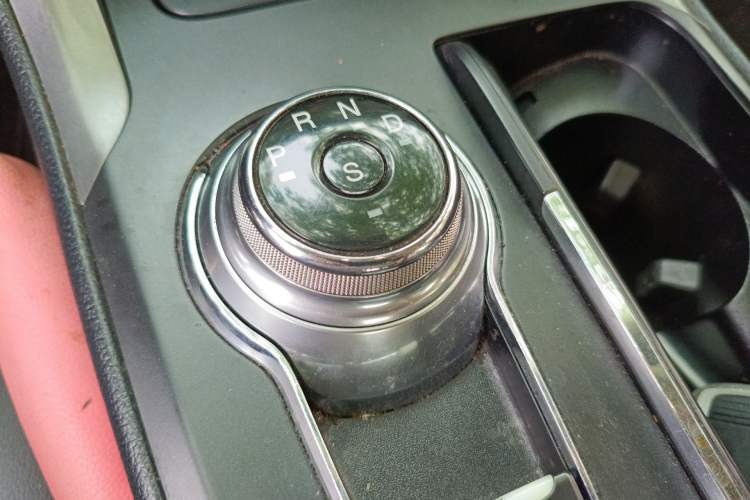 Used Ford Mondeo 2018 EcoBoost 180 Fashion Edition Gear Lever