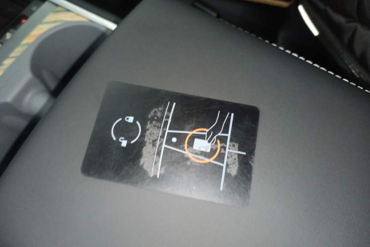 Used Tesla Model Y 2022 Long-Range All-Wheel-Drive Version
