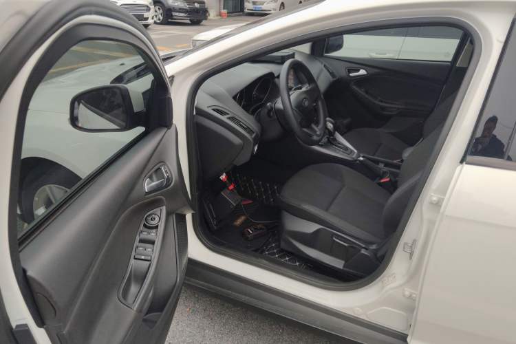 Used Ford Focus 2018 Hatchback Classic 1.6L Automatic Comfort Plus SmartDrive Edition