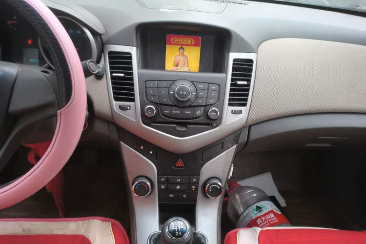 Used Chevrolet Cruze 2013 1.6L SE MT Audio And AC Panel