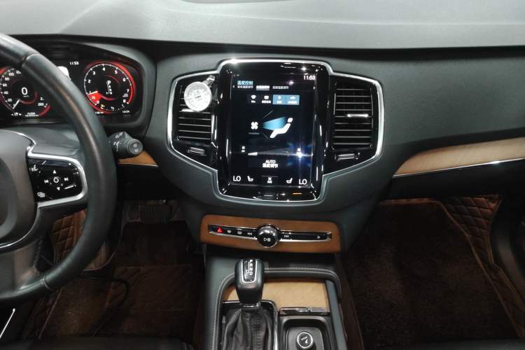 Used Volvo XC90 2018 T6 Zhiya Edition 7-seater Audio And AC Panel