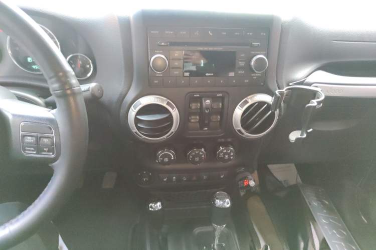 Used Jeep Wrangler 2017 3.0L Sahara Four-Door Comfort Edition