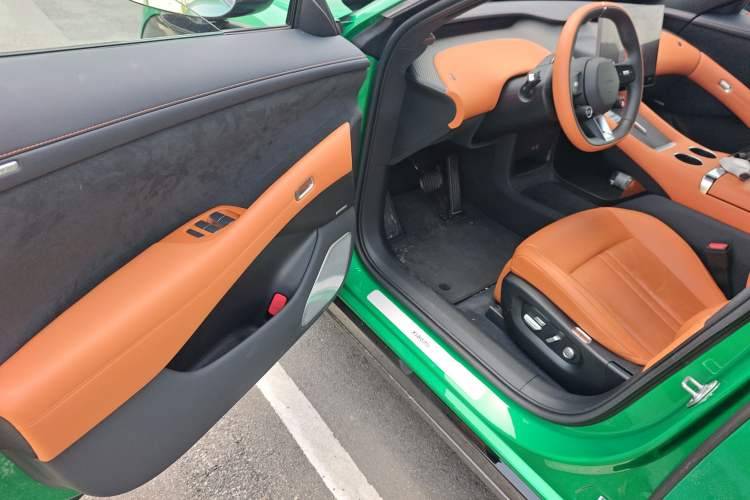 Used Xiaomi Auto YU7 2025 Ultra-Long Range High-Performance All-Wheel-Drive Max Edition
