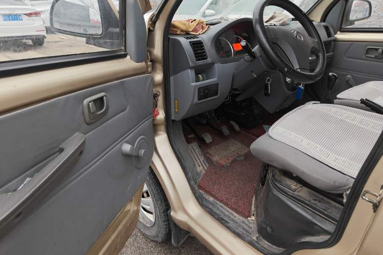 Used BAIC Weiwang 306 2011 1.3L Comfort version 7 seats Driver Seat