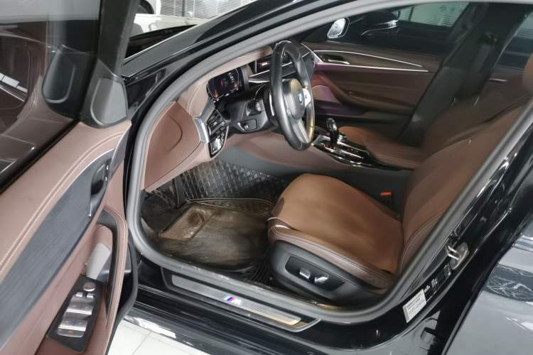 Used BMW 5 Series 2022 Second Facelift 530Li Leading Edition M Sport Package
