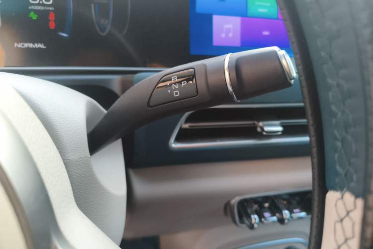 Used ORA Good Cat 2023 401 km Standard Range Luxury Version Lithium Iron Phosphate