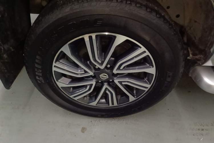 Used Nissan Terra 2018 2.5L Automatic 2WD Luxury Edition
