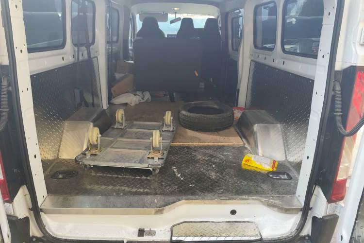 Used JMC E Fushun 2025 Model, Open Window Version, 53.58 kWh, Mid-axle, Low-roof
