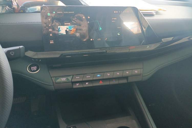 Used CHANGAN UNI-V iDD 2024 Blue Whale Smart Electric iDD 136km ZhiKu Model