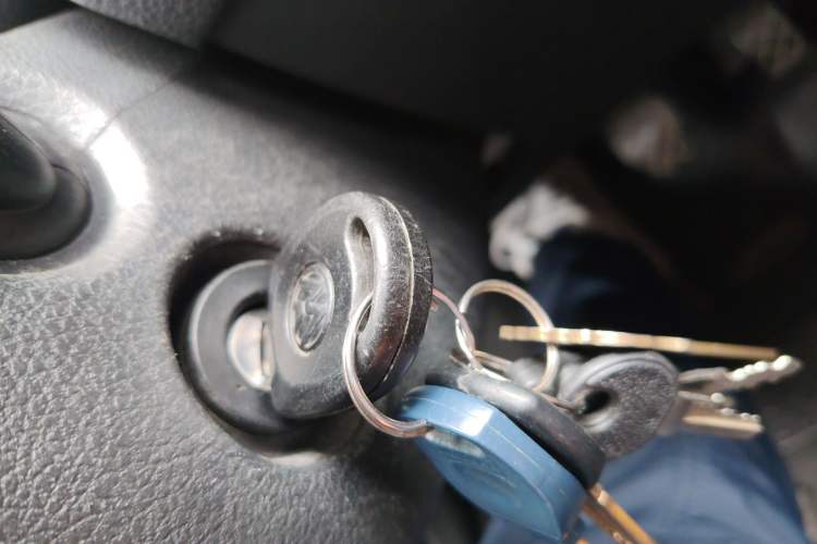 Used Volkswagen Santana 2015 1.6L Manual Fashion Edition Vehicle Key