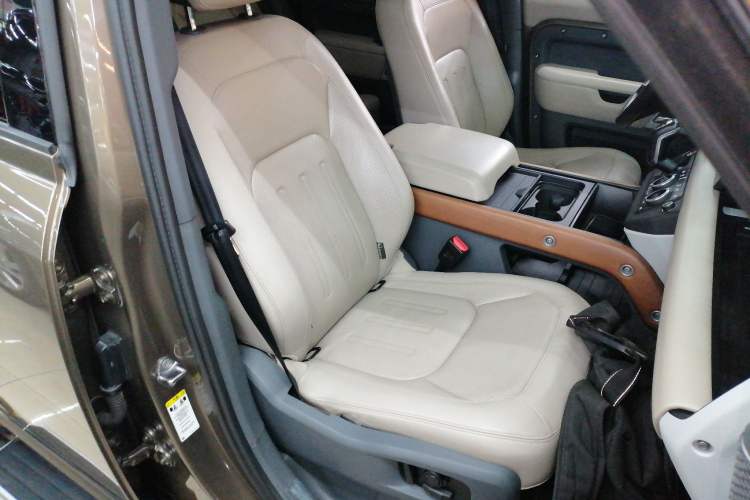 Used Land Rover Defender 2020 110 P400 HSE
