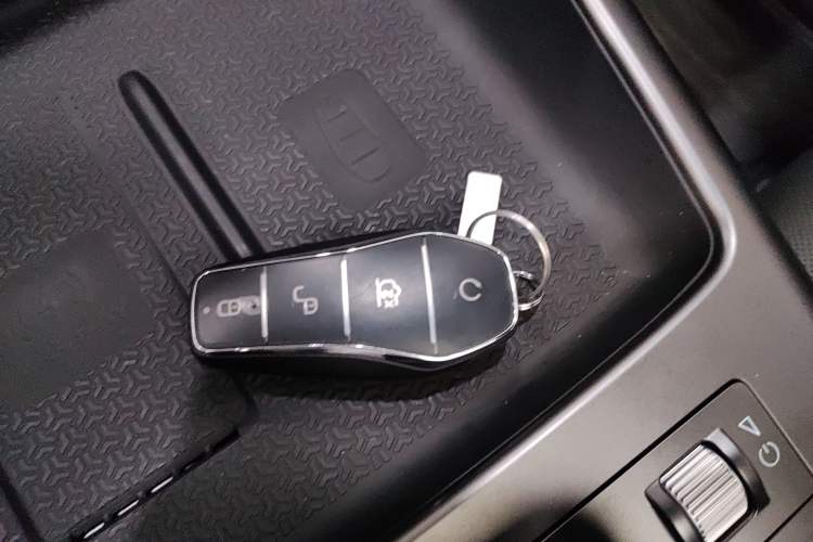 Used BYD Song Pro New Energy 2025 Second-Generation Intelligent Driving Version DM-i 115KM Superior Trim Vehicle Key