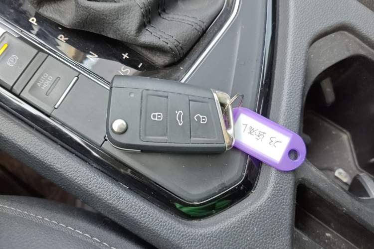 Used Volkswagen Tiguan L 2023 Restyled 330TSI Automatic Two-Wheel Drive R-Line Enhanced Comfort Version
