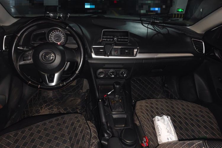 Used Mazda 3 Axela 2016 Sedan 1.5L Automatic Comfort Model