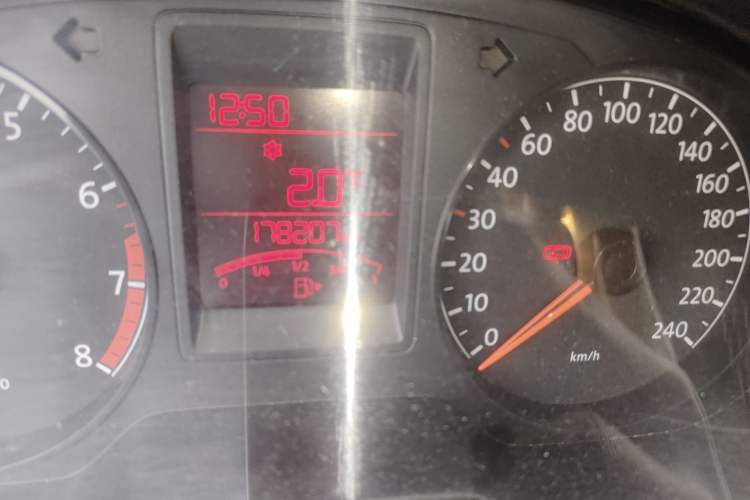 Used Volkswagen Jetta 2015 1.4L Manual Fashion Model