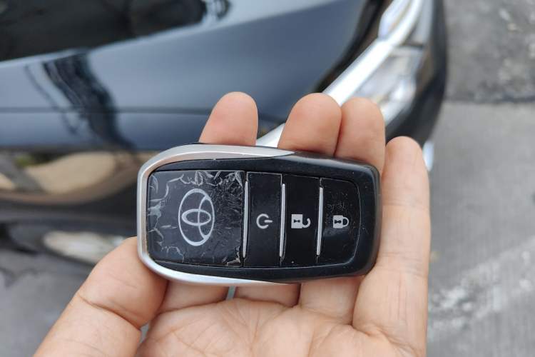 Used Toyota Camry 2015 2.0G Premier Edition Vehicle Key