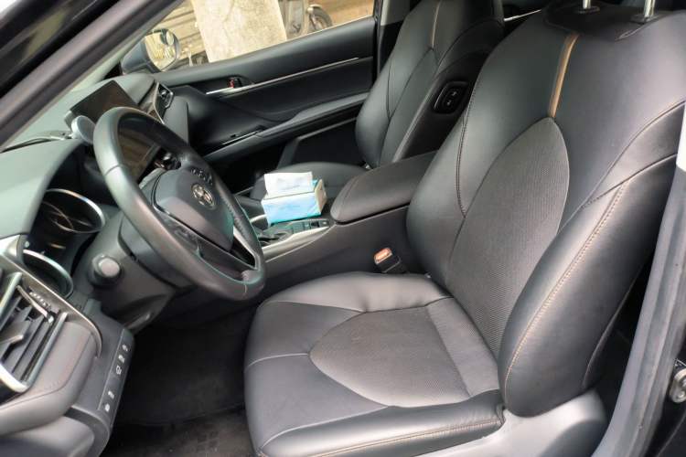 Used Toyota Camry 2021 2.0G Luxury Edition
