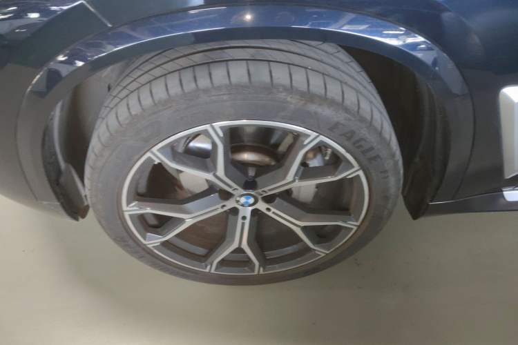 Used BMW X5 2023 xDrive 30Li Luxury M Sport Package
