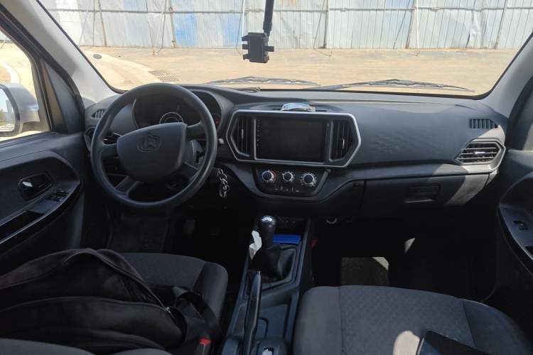 Used CHANGAN KAICHENG Ruixing M60 2023 1.5L GDI Basic Model Passenger Vehicle 6/7 Seats Center Console