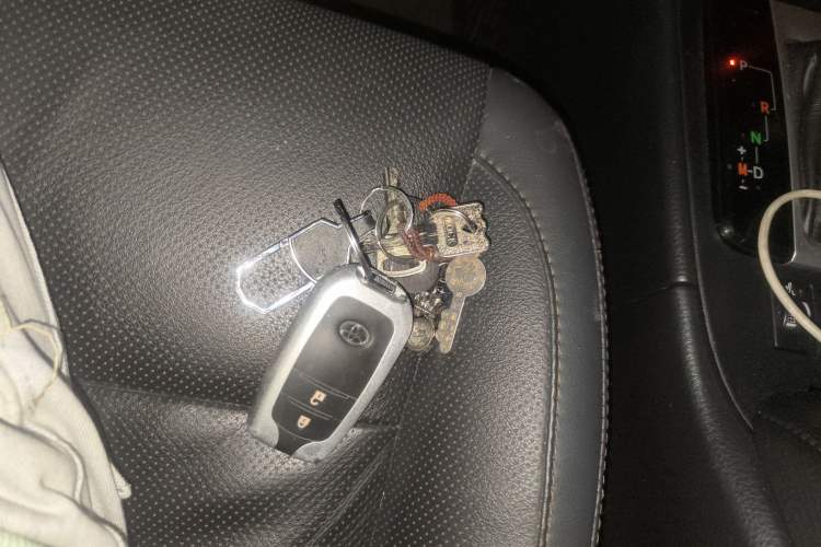 Used Toyota Highlander 2018 2.0T Four-Wheel Drive Luxury Edition 7 Seats China V Emission Standard
