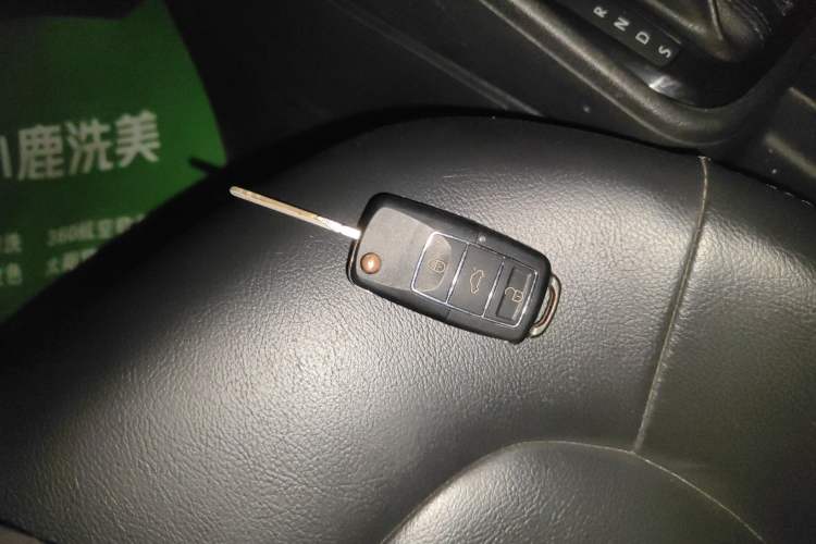 Used Volkswagen Santana 2015 1.6L Automatic Fashion Edition