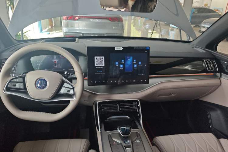 Used BYD Tang New Energy 2025 Intelligent Driving Version DM-i 115KM Flagship Edition Center Console