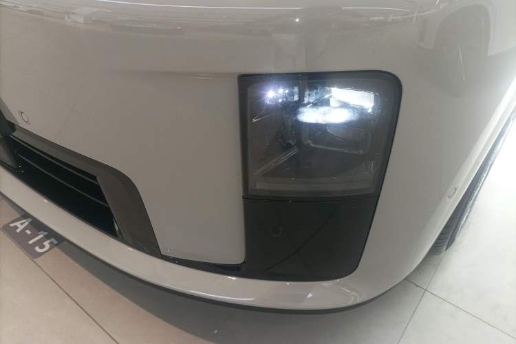 Used Li Auto i8 2025 Model Standard Version
