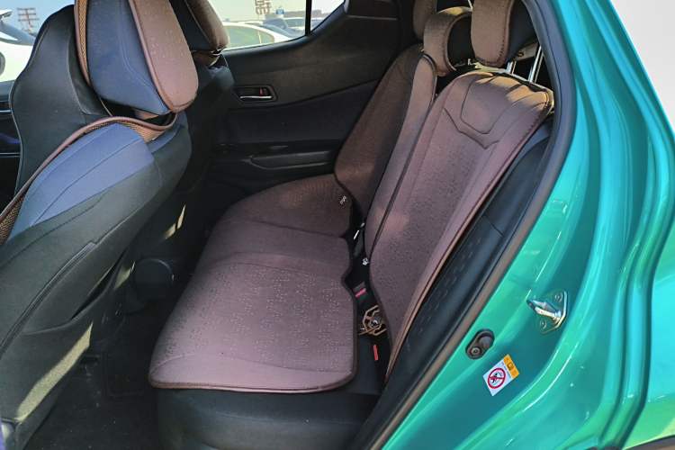 Used Toyota C-HR 2018 2.0L Luxury Sunroof Version China V Emission Standard