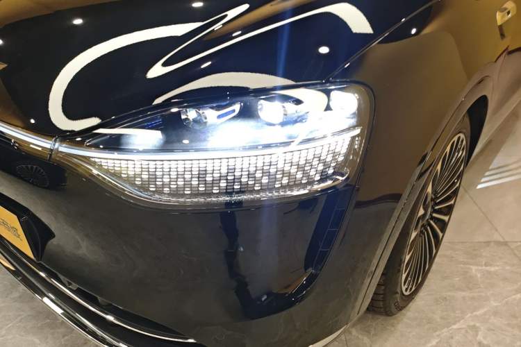 Used Hima AITO M9 2025 Extended-Range Ultra Version 52 kWh 6-Seater Left Front Headlight