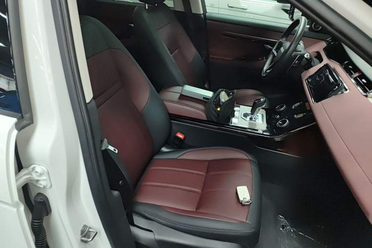 Used Land Rover Range Evoque 2022 Aurora L 249 PS R-Dynamic Luxury Edition