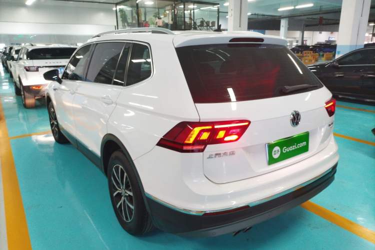 Used Volkswagen Tiguan L 2017 330TSI Automatic Two-Wheel Drive Luxury Edition Rear Left 45 Deg