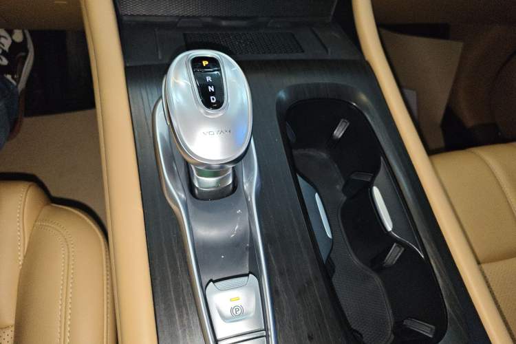 Used VOYAH Dream 2024 PHEV Extended-Range Premium Edition Gear Lever