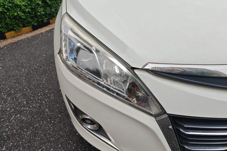 Used Luxgen U6 SUV 2017 1.8T Fashion-Upgraded Model Right Front Headlight