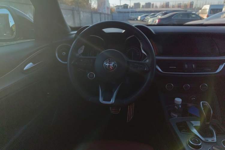 Used Alfa Romeo Stelvio 2022 2.0T 280HP Veloce Track Edition