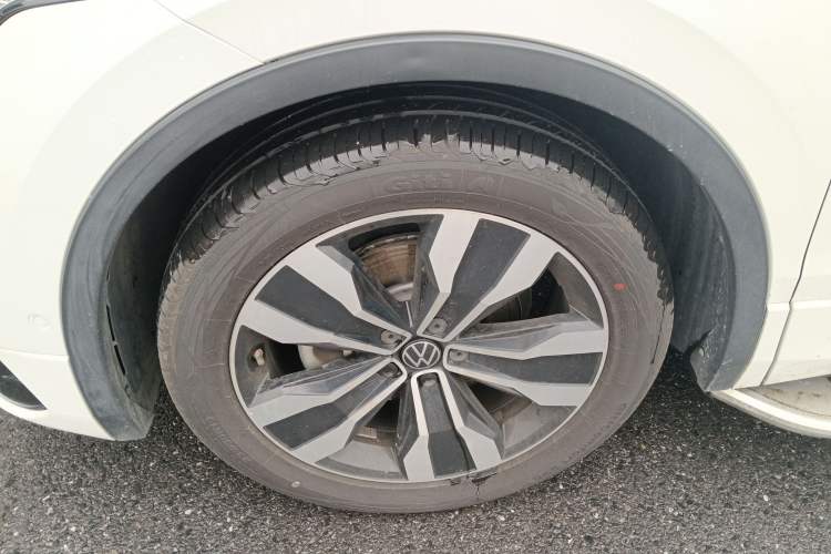 Used Volkswagen Tiguan L 2022 330TSI Automatic Two-Wheel Drive R-Line Flagship Edition Left Front Wheel Hub