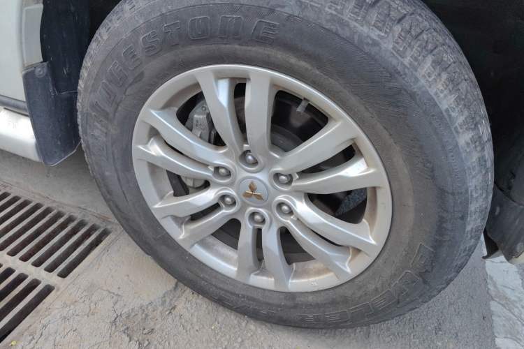 Used Mitsubishi Pajero 
