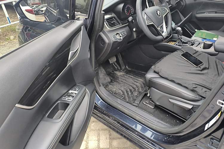 Used BYD Song MAX 2018 1.5T Automatic Smart Connect Elite Model with 6 Seats