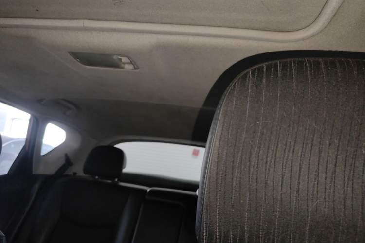 Used Nissan Tiida 2014 1.6L CVT Smart Model Headliner