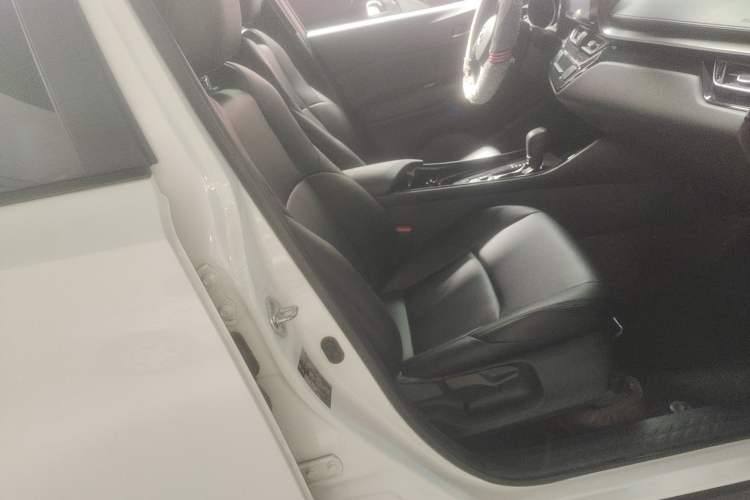 Used Toyota IZOA 2020 2.0L Yi Xiang CARE
