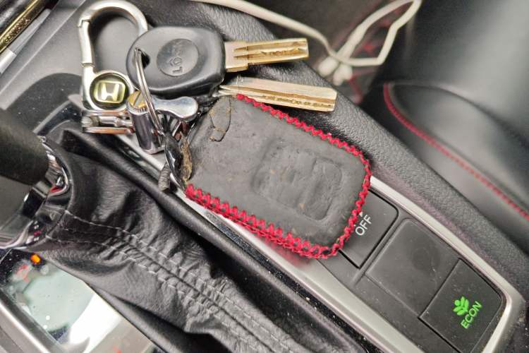 Used Honda Civic 2016 220TURBO CVT Luxury Edition Vehicle Key