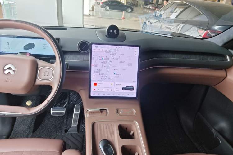 Used Nio ES8 2023 75 kWh Executive Edition Audio And AC Panel