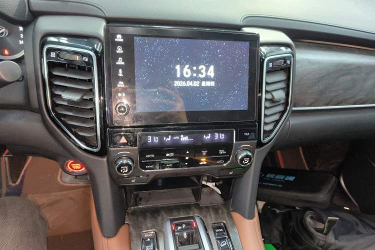 Used Honda UR-V 2020 370TURBO Two-Wheel Drive Luxury Edition Audio And AC Panel