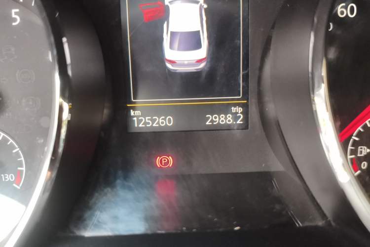 Used Volkswagen Lamando 2017 280TSI DSG Luxury Edition Odometer Close Up