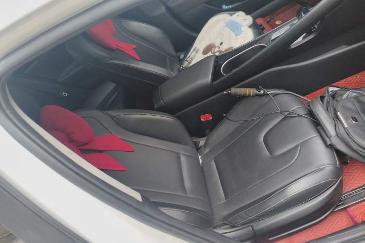 Used Hyundai Elantra 2022 1.5L CVT GLX Elite Edition Right Front Seat